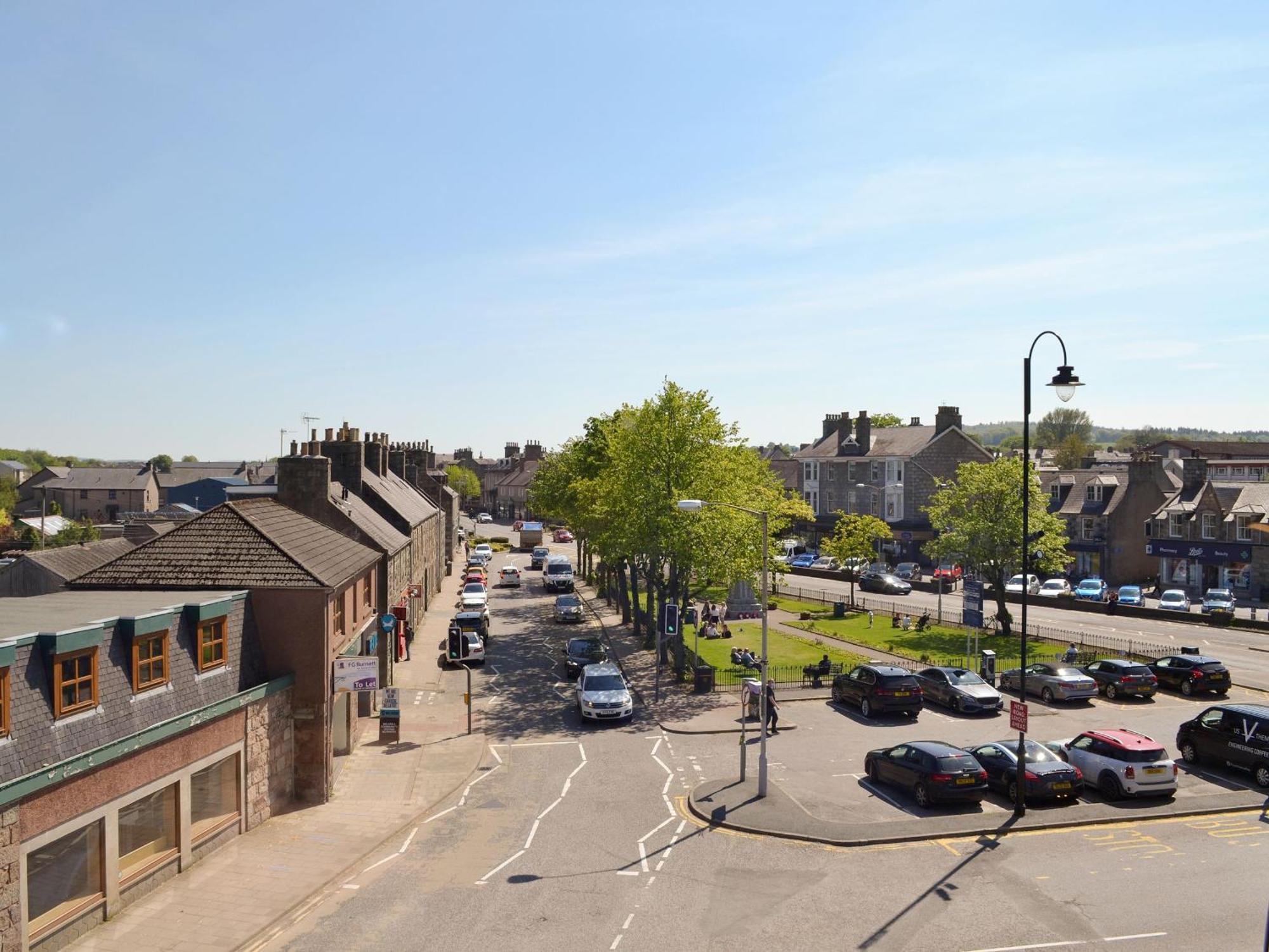 Inver House Apartment Inverurie Bagian luar foto